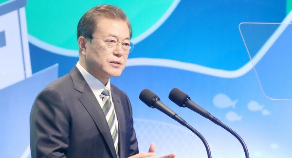 문재인 대통령이 12일 전북 전주시 한국농수산대학에서 열린 '농정 틀 전환 2019 타운홀 미팅 보고대회'에 참석해 인사말을 하고 있다. 2019.12.12/뉴스1