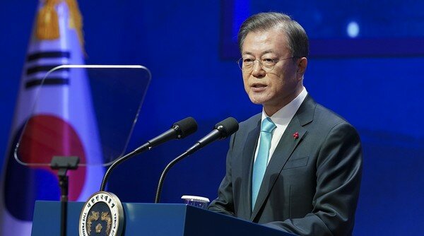 문재인 대통령이 2일 서울 중구 대한상공회의소에서 열린 정부 신년합동인사회에서 인사말을 하고 있다. 이날 문 대통령은 '확실한 변화, 대한민국 2020'에 참석해 "이제 새해에 우리가 이뤄내야 할 새로운 도약은 '상생 도약'"이라고 강조했다. (청와대 제공) 2020.1.2